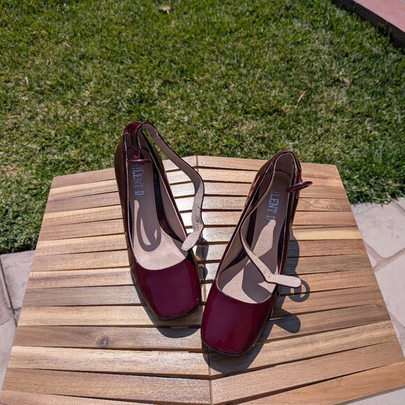 Silent D Patent Heels - Garey sz 37 - Picture 4 of 8
